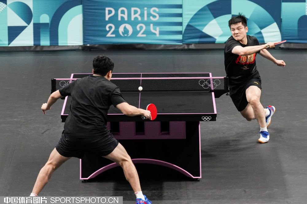 记者：施洛特贝克随队参加德国队训练，基米希继续缺席